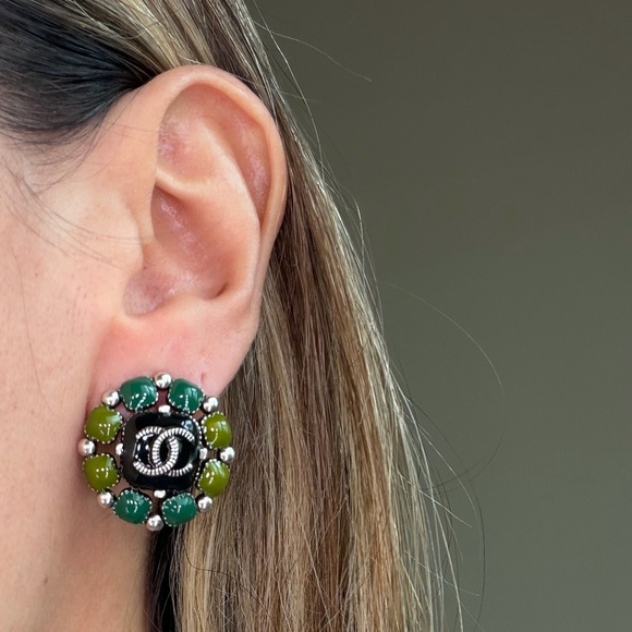 💚Chanel CC Enamel Floral Stud Earrings☘️ - Picture 13 of 13